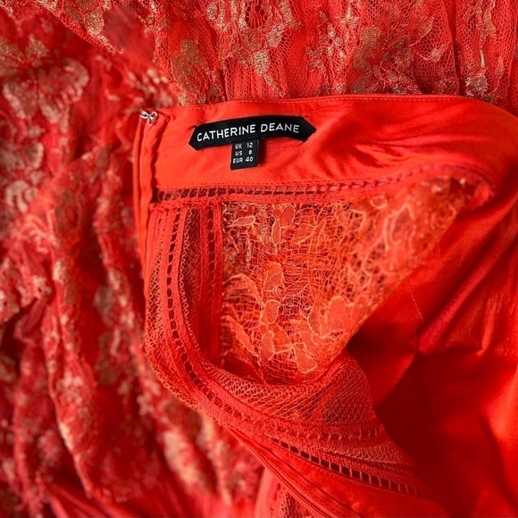 Catherine Deane Size 8 US has a stain on the right bust - Picture 11 of 12